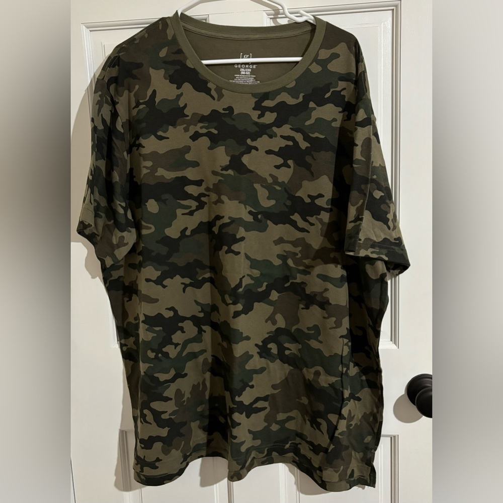Mans George Camouflage t-shirt, New, 2X